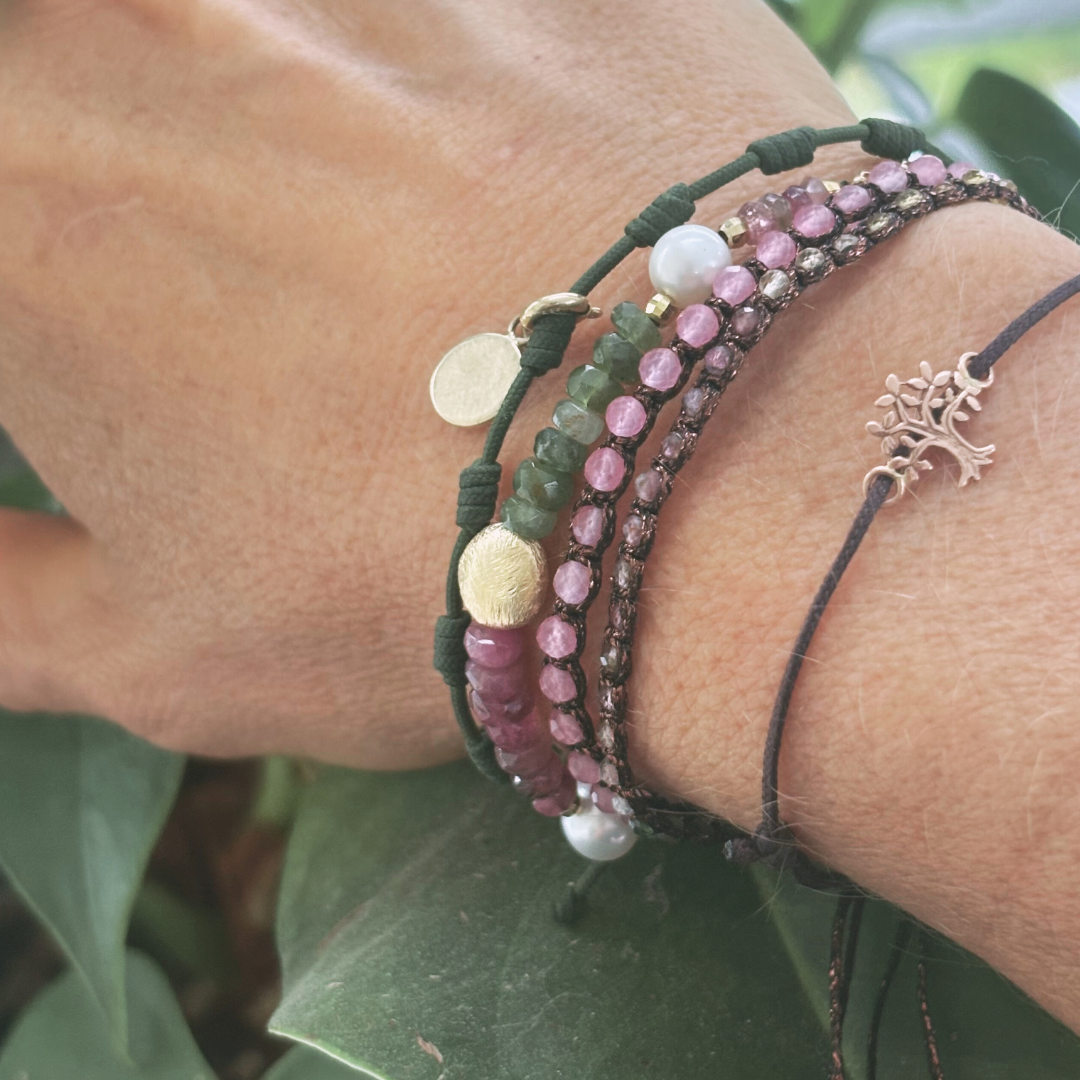 Trendige Armbänder